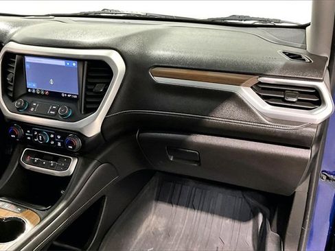 Used 2023 GMC Acadia SLE image 28
