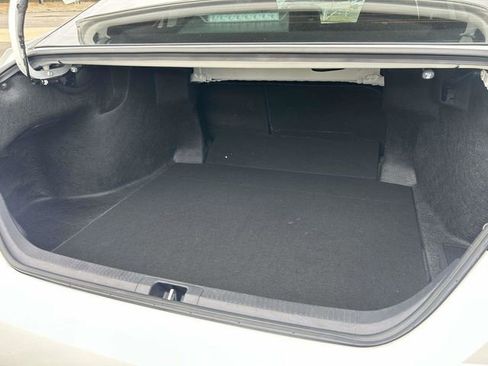 Used 2025 Toyota Camry SE w/ Convenience Package image 11