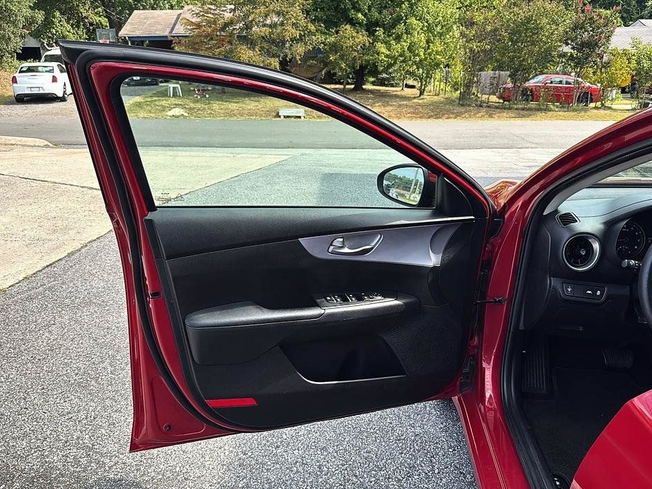 Used 2021 Kia Forte LXS FWD image 24