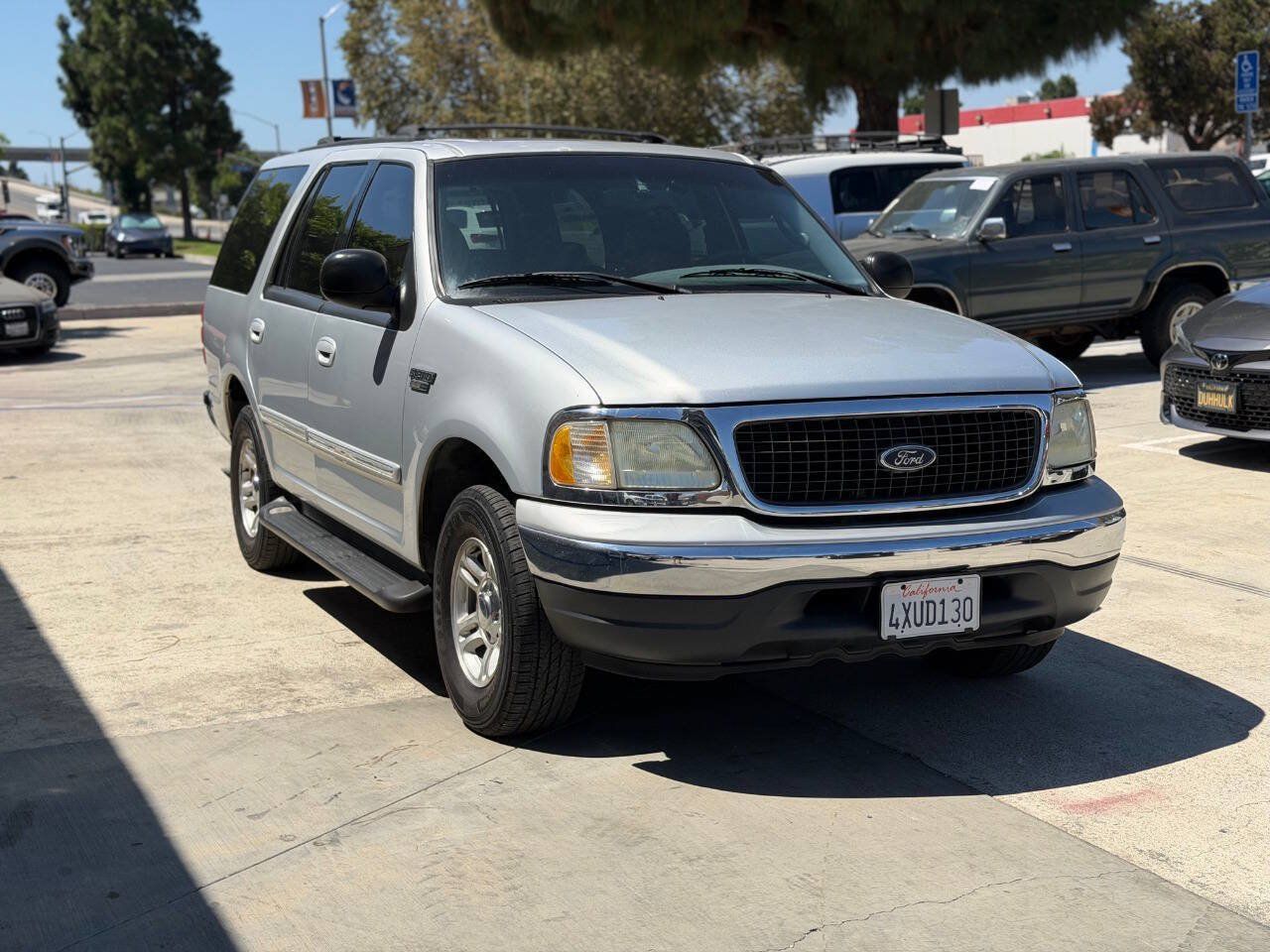 Used 2002 Ford Expedition XLT RWD image 4