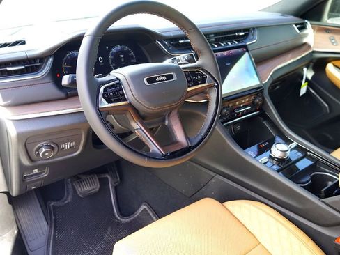 New 2025 Jeep Grand Cherokee L Summit w/ Obsidian Package image 9