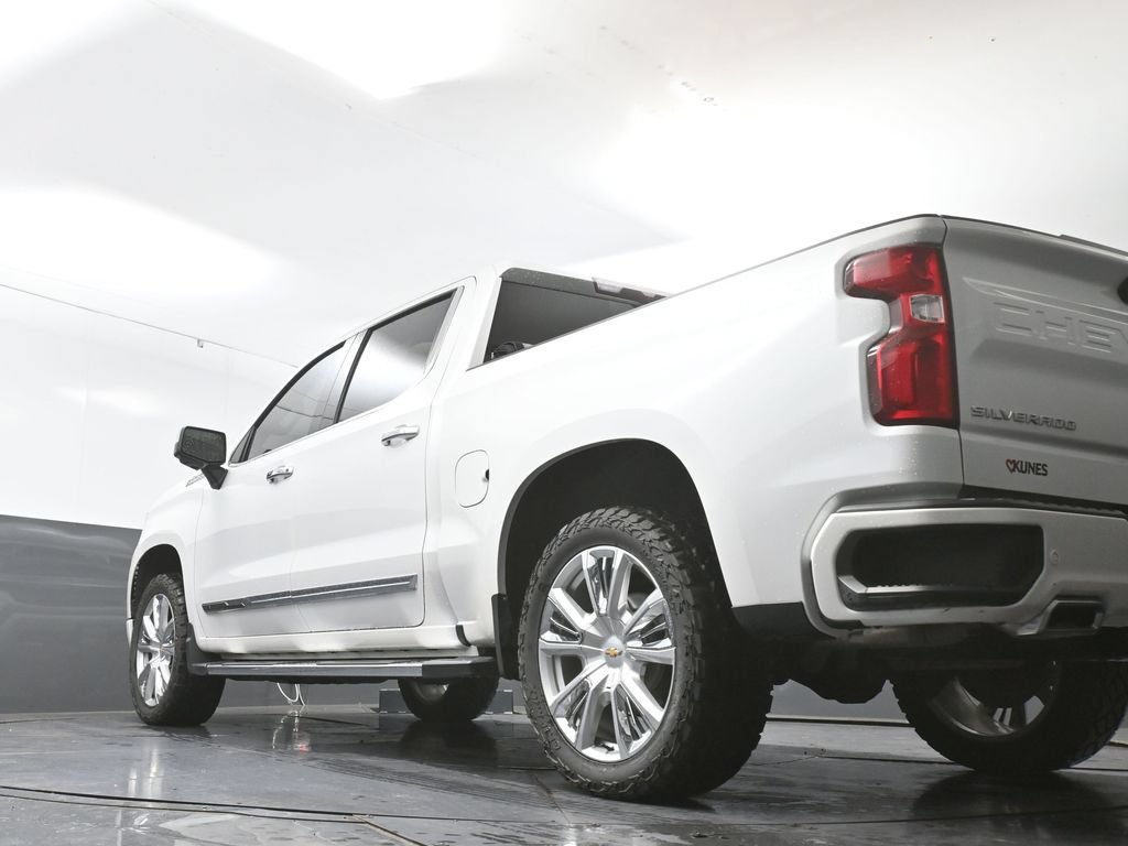 Used 2022 Chevrolet Silverado 1500 High Country w/ High Country Premium Package AWD/4WD image 67