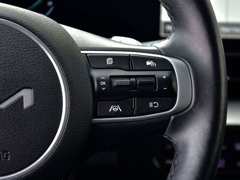 Certified 2023 Kia Sportage EX image 17