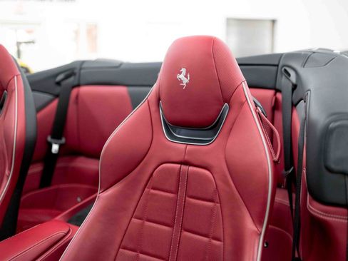 Used 2020 Ferrari Portofino RWD image 58
