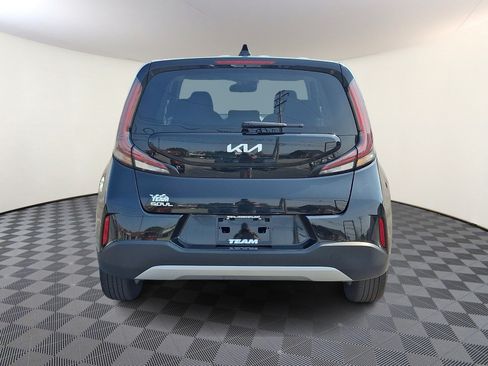 Used 2025 Kia Soul LX w/ LX Technology Package FWD image 5