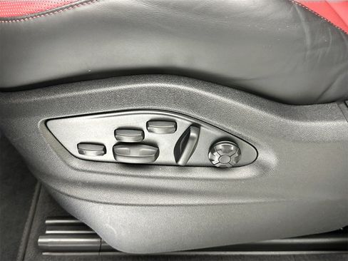 Certified 2025 Porsche Cayenne Turbo image 32