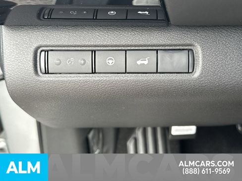 Certified 2025 Nissan Pathfinder SV w/ SV Premium Package image 22