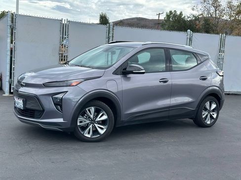 Used 2023 Chevrolet Bolt EUV LT w/ Convenience Package FWD image 1