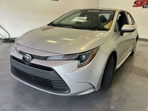 Used 2025 Toyota Corolla LE FWD image 7