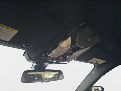 Certified 2023 BMW 530e w/ Premium Package image 22