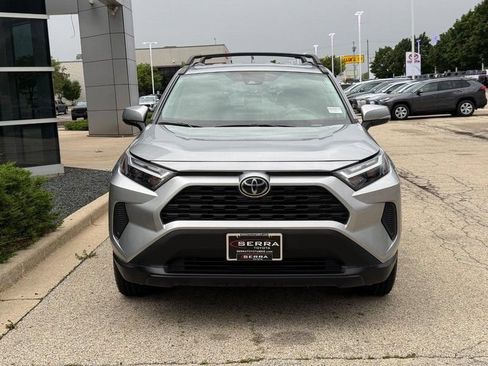 Used 2022 Toyota RAV4 XLE AWD/4WD image 8