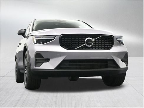 New 2026 Volvo XC40 B5 Core AWD/4WD image 27
