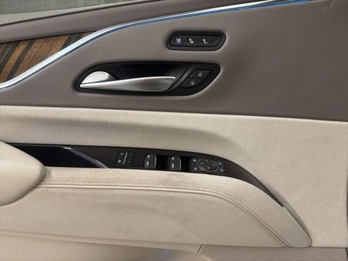 Used 2023 Cadillac Escalade Premium Luxury Platinum image 37