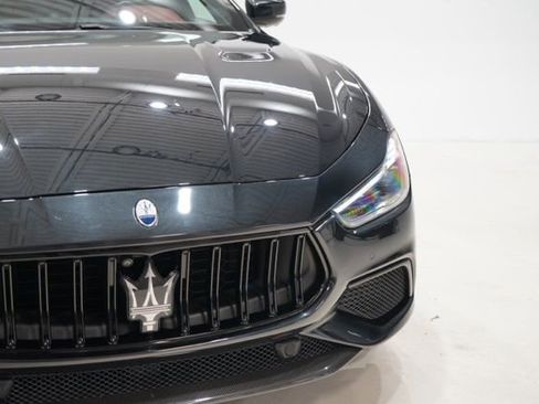 Used 2022 Maserati Ghibli Trofeo image 9