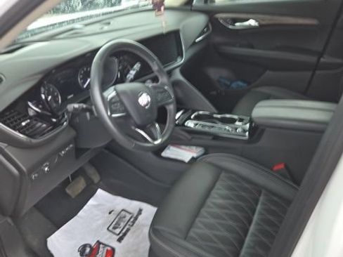 Used 2023 Buick Envision Avenir FWD image 9