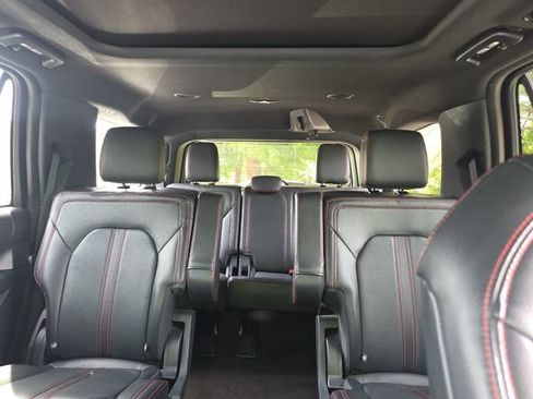 Used 2023 Ford Expedition Limited AWD/4WD image 14