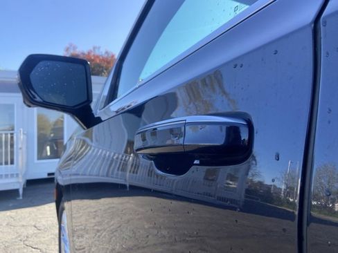 Certified 2023 Cadillac Escalade Premium Luxury w/ Performance Package image 3