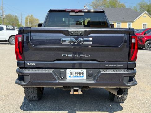 Used 2024 GMC Sierra 3500 Denali Ultimate AWD/4WD image 8