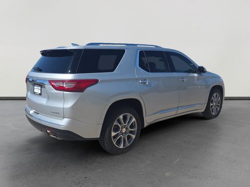 Used 2020 Chevrolet Traverse Premier FWD image 5