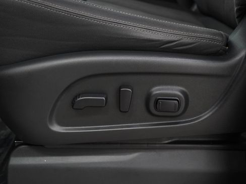 Used 2021 Nissan Titan SV w/ SV Convenience Package AWD/4WD image 25