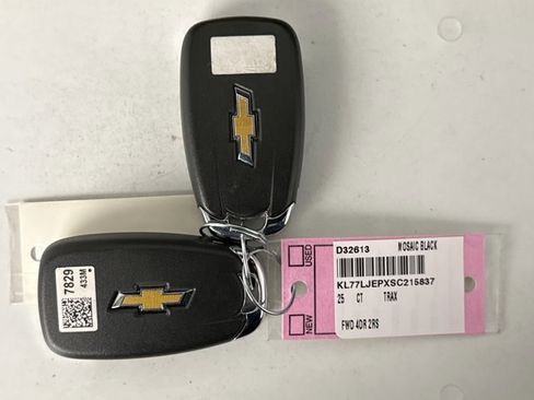 Used 2025 Chevrolet Trax RS w/ Sunroof Package image 10