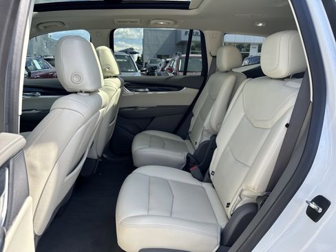 Used 2022 Cadillac XT6 Premium Luxury w/ Technology Package AWD/4WD image 22