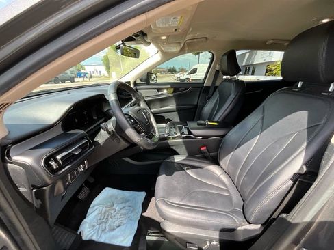 Used 2022 Lincoln Nautilus FWD w/ Premium Package image 9