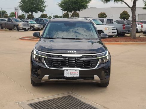 Used 2025 Kia Seltos S FWD image 5