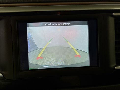 Used 2021 Chrysler Voyager L FWD image 19