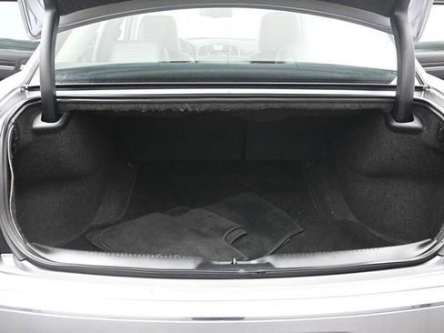 Used 2018 Chrysler 300 Limited w/ Safetytec Plus Group image 26