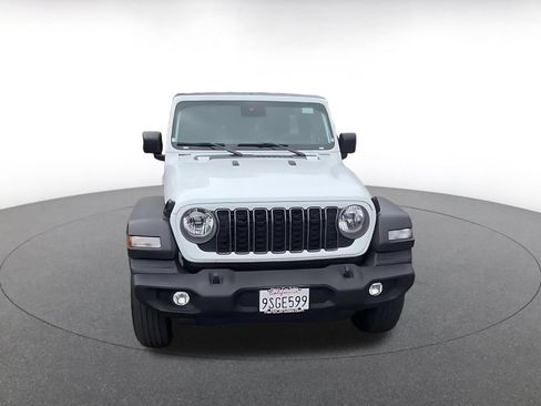 Used 2025 Jeep Wrangler Unlimited Sport AWD/4WD image 4