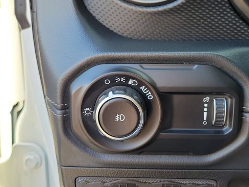 Used 2024 Jeep Wrangler Unlimited Rubicon AWD/4WD image 12