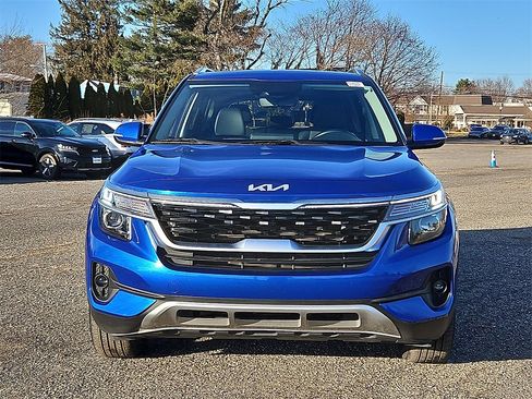 Certified 2023 Kia Seltos S image 2