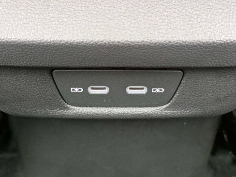 New 2026 Volkswagen Tiguan SE FWD image 17