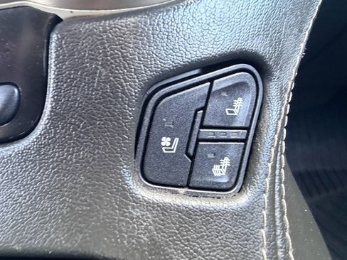 Used 2019 GMC Yukon XL Denali w/ Denali Ultimate Package AWD/4WD image 9