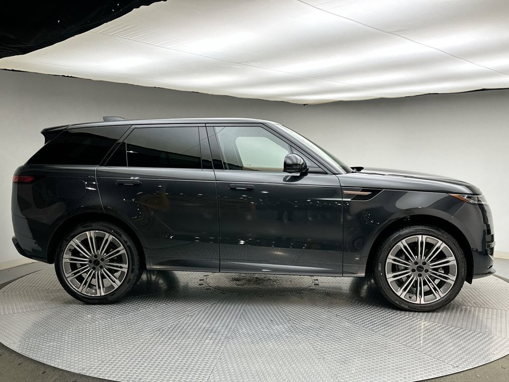 New 2027 Land Rover Range Rover Sport Dynamic SE AWD/4WD image 4