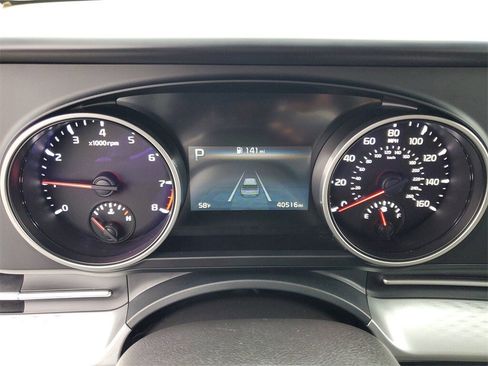 Used 2023 Kia Carnival LX image 13