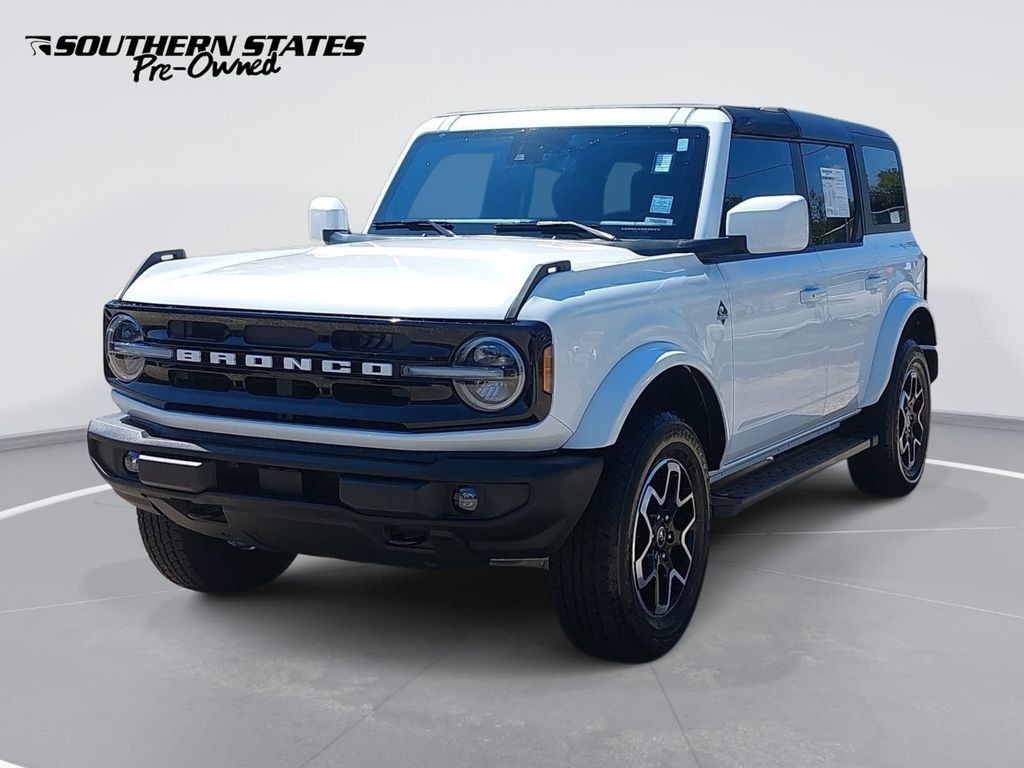 Used 2024 Ford Bronco Outer Banks AWD/4WD image 1