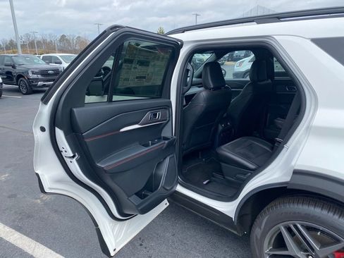 New 2025 Ford Explorer ST image 28