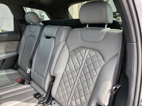 Certified 2022 Audi SQ7 Premium Plus w/ SQ7 Executive Package image 14