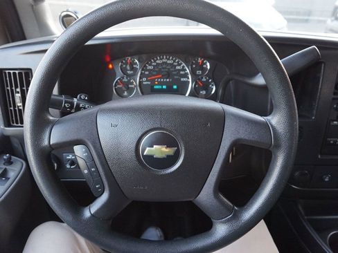 Used 2018 Chevrolet Express 2500 w/ Driver Convenience Package image 25