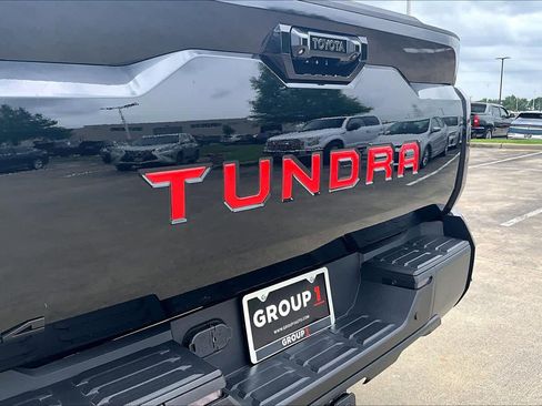 Used 2025 Toyota Tundra Limited AWD/4WD image 28
