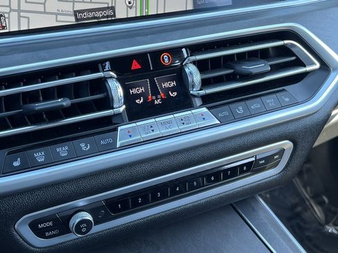 Used 2022 BMW X5 xDrive40i w/ Parking Assistance Package image 28