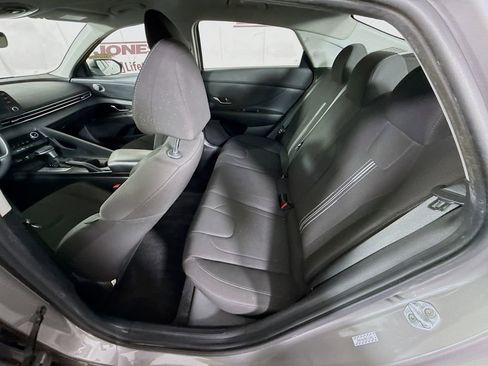 Used 2021 Hyundai Elantra SEL image 25
