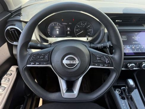 Used 2024 Nissan Kicks SV FWD image 13