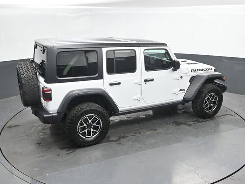 Used 2025 Jeep Wrangler Unlimited Rubicon AWD/4WD image 32