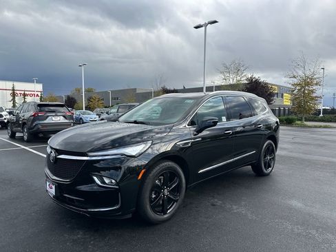 Used 2024 Buick Enclave Essence w/ Sport Touring Edition image 7