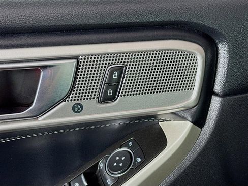 Used 2021 Ford Explorer Limited image 21