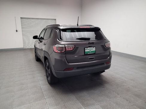 Used 2019 Jeep Compass Latitude FWD image 6