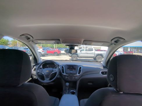 Used 2024 Chevrolet Equinox LT FWD image 12